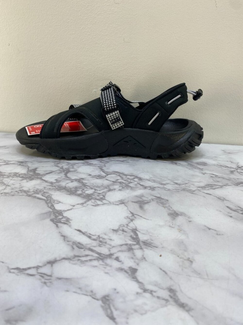 Nike Women's Oneonta Trail Black Strap Sandal Sz 7